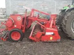 Używany Agregat uprawowo siewny Famarol 3 m