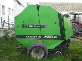do sprzedania używana prasa zwijająca Deutz Fahr GP 250 prawy bok