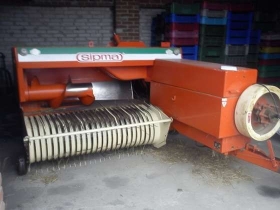 UżywanA Prasa kostkująca Sipma Z 224 z 1998 r zdjęcie w garażu
