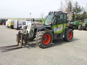 Używana Ładowarka teleskopowa Claas Scorpion 6030 na utwardzonym placu 