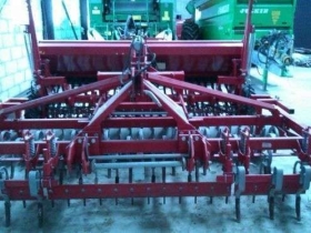 Używany Agregat uprawowo - siewny Konsgilde 3,0 m z wałem Packer
