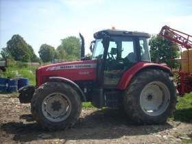 Massey Ferguson 5465 przygotowany do opryskiwania