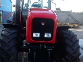 oferta sprzedaży ciągnik używany z 2005 roku Massey Ferguson 8260 zdjęcie z przodu 