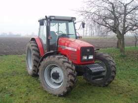 używany ciągnik rolniczy Massey Ferguson 4370 rok produkcji 2001 przód ciągnika