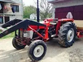 Stary używany ciągnik Massey Ferguson 158 1975 rok korbanek bezkabinowy