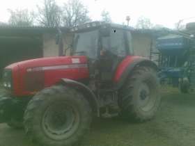 Ciągnik Massey Ferguson 8240 z agregatem
