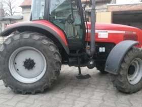 Ciągnik Massey Ferguson 8220 155 KM z 2001 roku