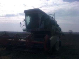 Używany Kombajn zbożowy CLAAS Dominator 76 rok 1982 widok z przodu