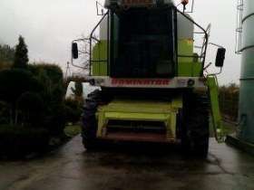 Używany Kombajn zbożowy Claas Dominator 108 z 1998 na utwardzonym placu
