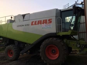 Kombajn zbożowy Claas Lexion 570 rok produkcji 2007 widok z prawej strony
