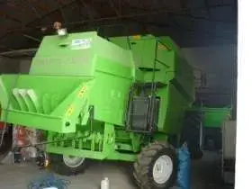 Widok z tyłu zielony kombajn Deutz-Fahr 5485 HT w idealnym stanie rok produkcji 2007 korbanek.pl