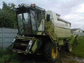 Widok z boku używanego kombajnu do zboża FORTSCHRITT 1989 r super cena okazja korbanek.pl