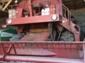 Używany kombajn zbożowy BIZON typ Z056 Z050 rok produkcji 1986 bez kabiny stan dobry korbanek.pl