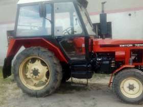 używany ciągnik rolniczy ZETOR 7211 oferta sprzedaży prawy bok oryginalny kolor czerwony
