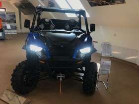 Niebieski Polaris General 1000 XP Premium EPS na salonie quadów społki Korbanek 