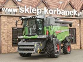 Używany kombajn zbożowy Fendt 6276 L z systemem Auto Level dla hedera na tle firmy Korbanek
