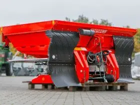 Rozsiewacz dwutarczowy do nawozu Maschio Gaspardo M 213 widok z tyłu