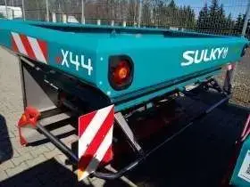 Rozsiewacz nawozów 1900 litrów Sulky X44 z komputerem i wagą