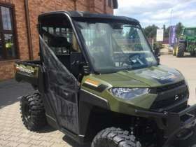 Zielony ciągnik Polaris seria RANGER Diesel HD dwuosobowy z bagażnikiem