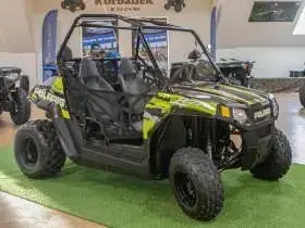 lewy przód pojazd quad Polaris atv RZR 170 czterokołowy dwuosobowy czarno seledynowy