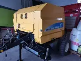 Prasa New Holland BR 6090