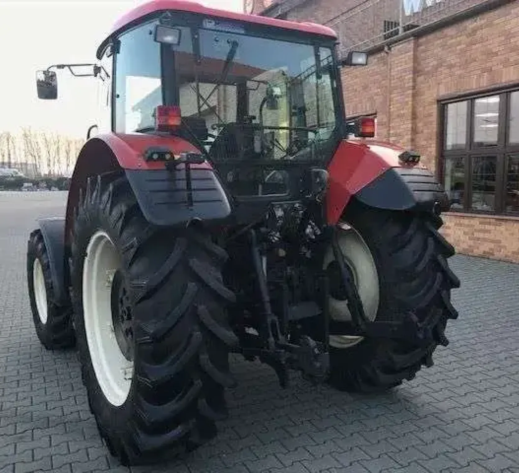 Ogumienie tylne:18,4R38 używany ciągnik rolniczy Zetor Forterra 11441