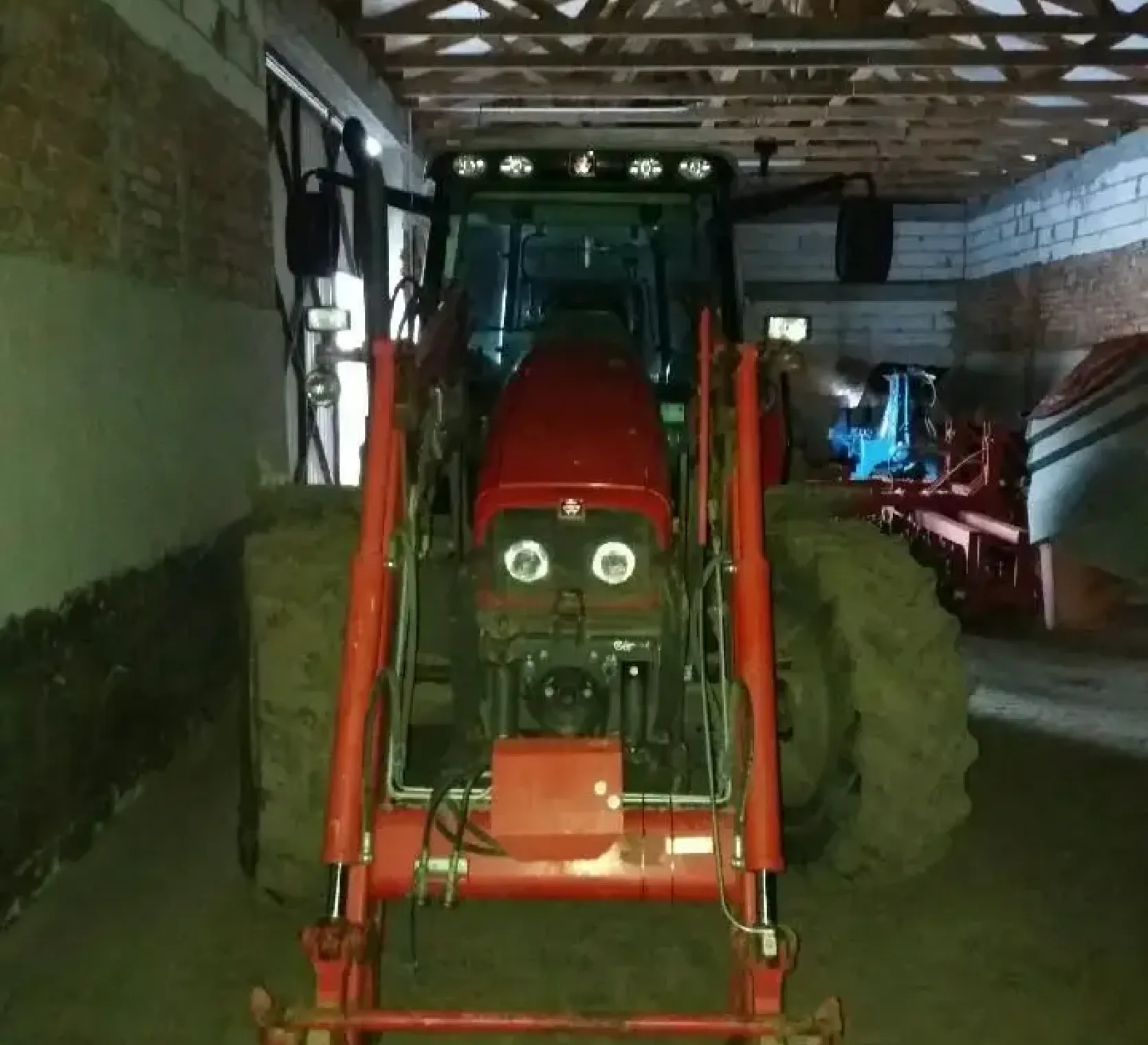 Sprzedam ciągnik MF 5435 używany w ładnym stanie