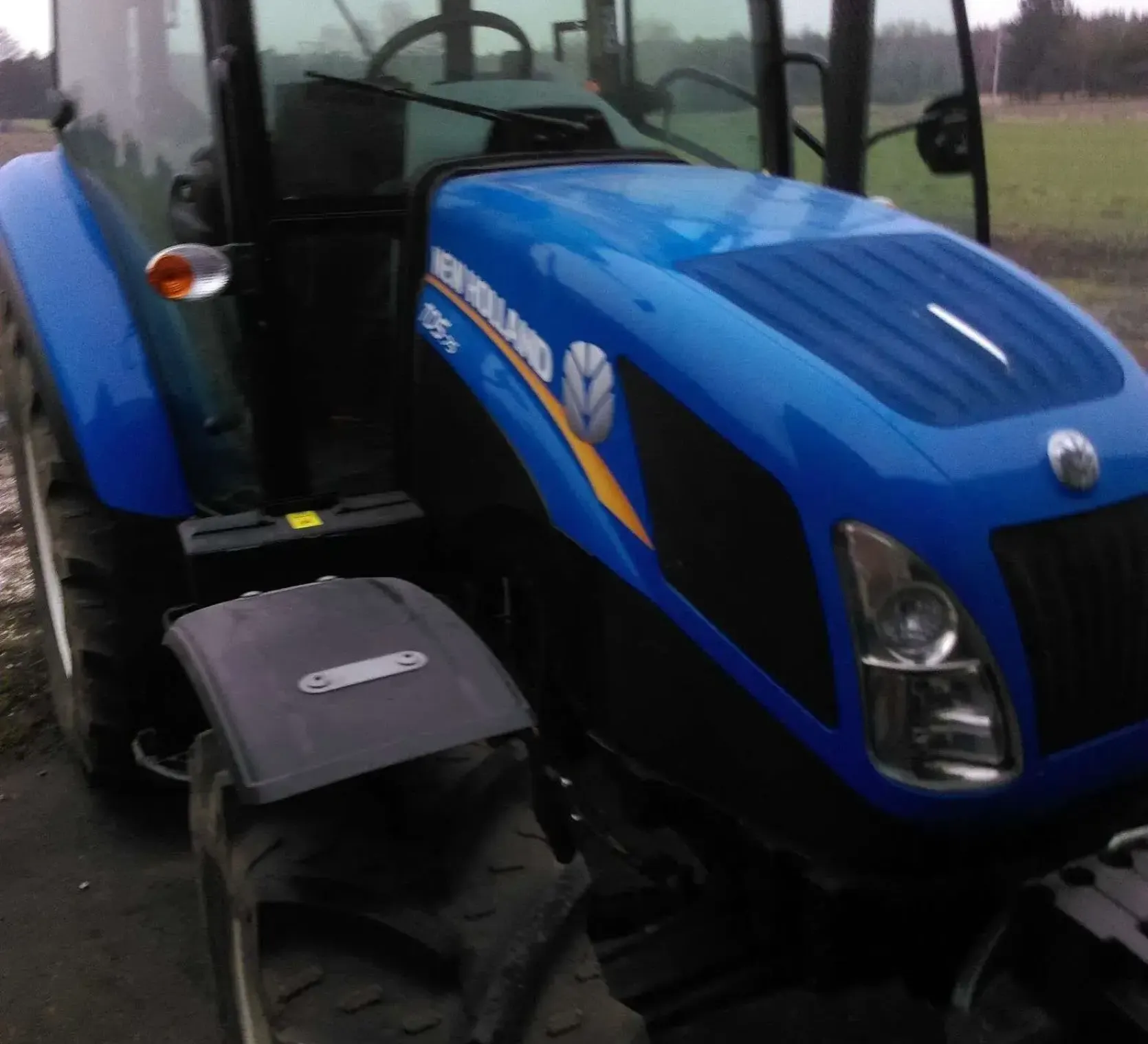 New Holland TD5.75 maska przednia 
