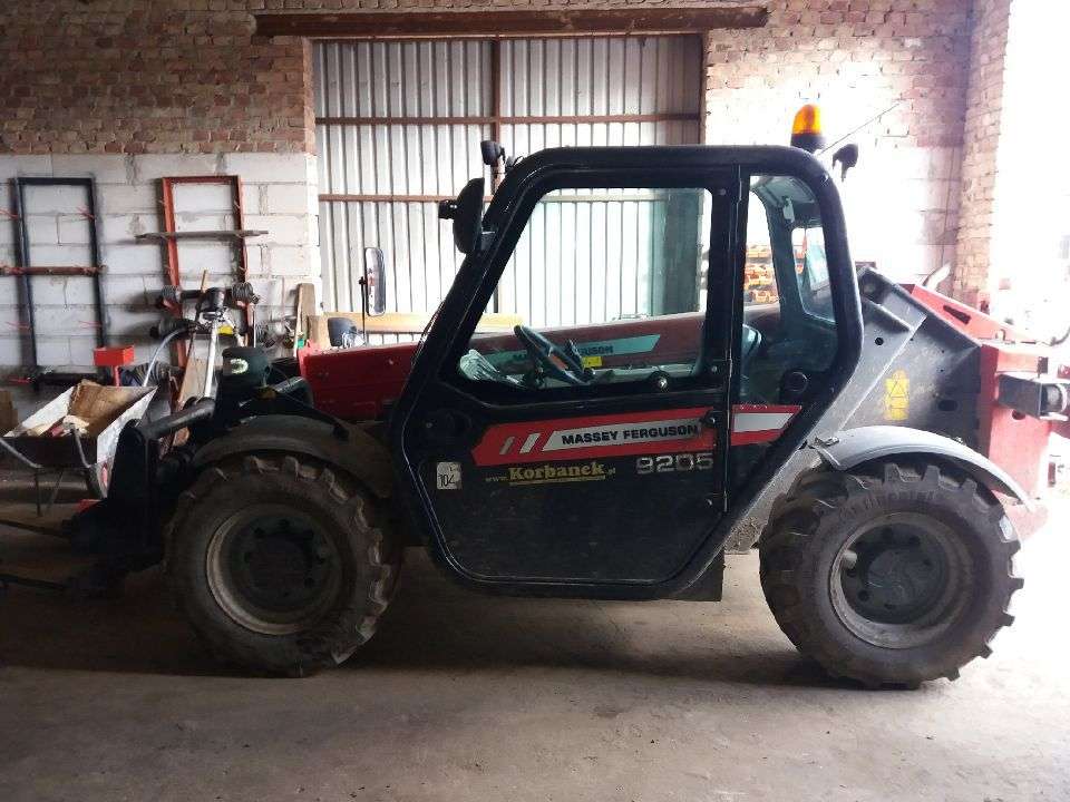 Używana Ładowarka teleskopowa MF 9205
