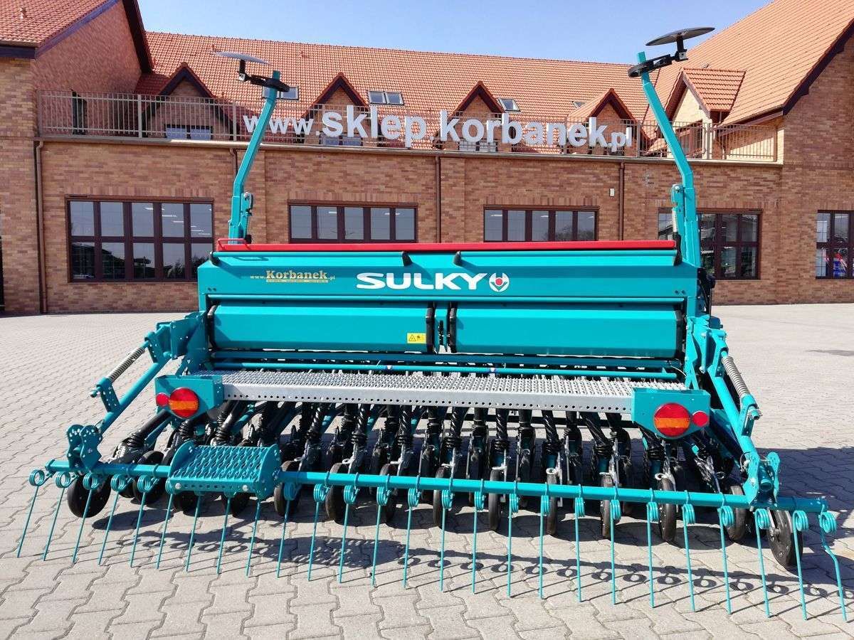 Siewnik zbożowy mechaniczny zbiornik na ziarno 550 litrów