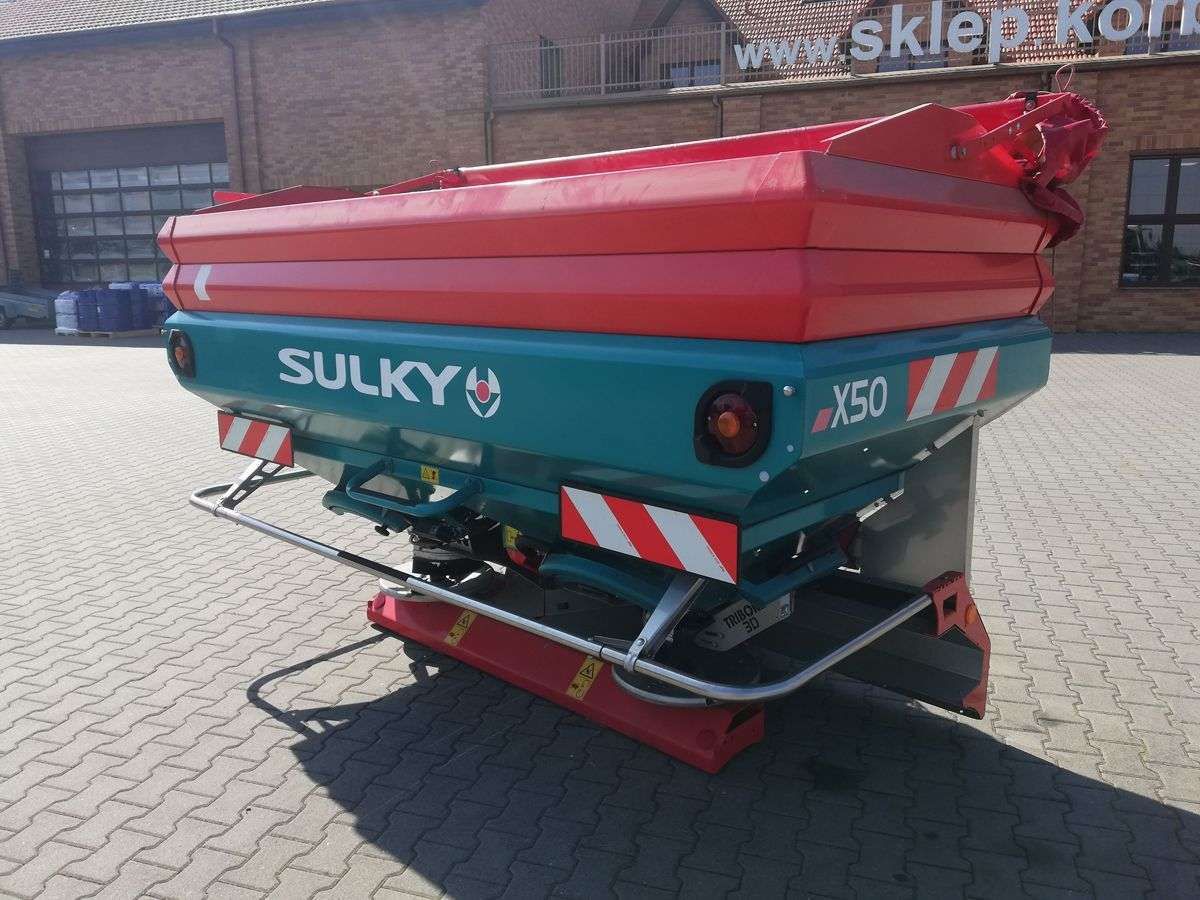 Duży i wydajny rozsiewacz nawozów SULKY X50