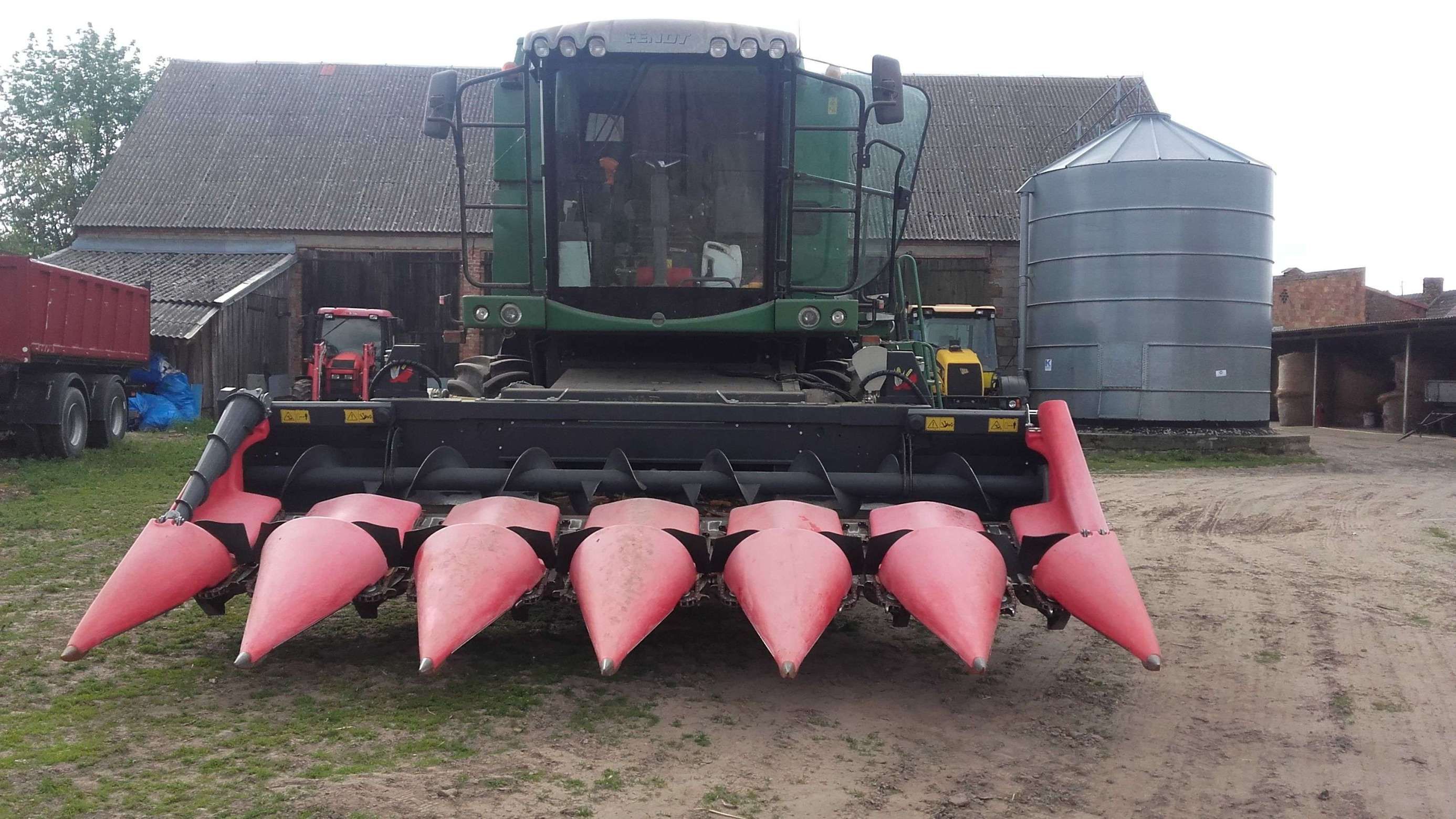 Przystawka do zbioru kukurydzy Capello Quasar R6 do komabjnu Fendt 5220