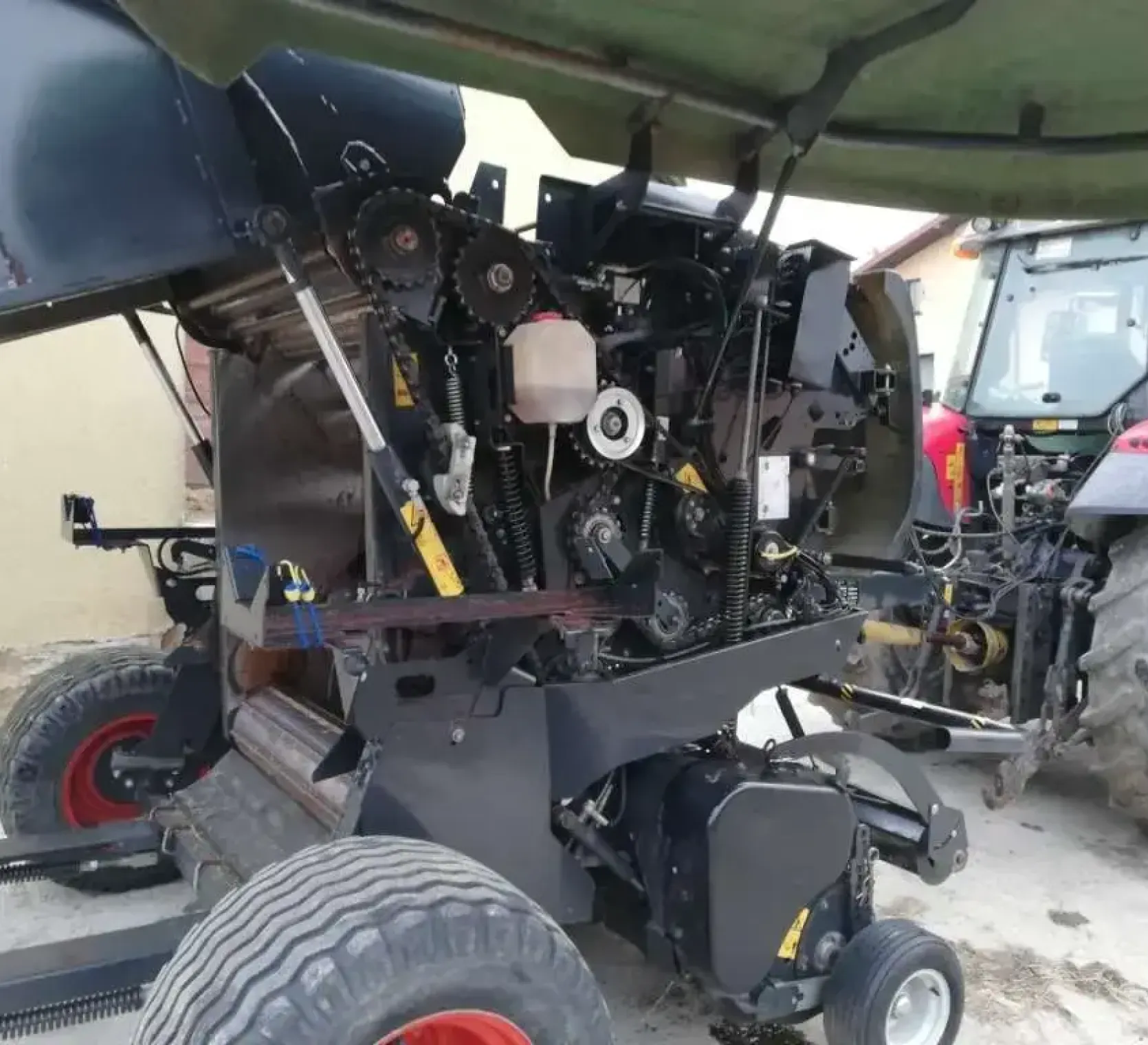 łańcuch napędu Używana Prasa FENDT 2250F