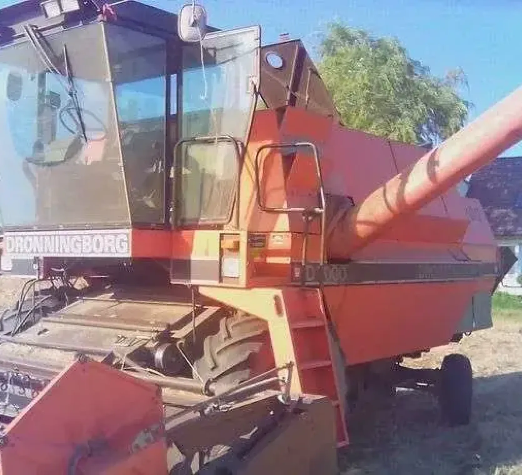 DRONNINGBORG D7000 używany kombajn 