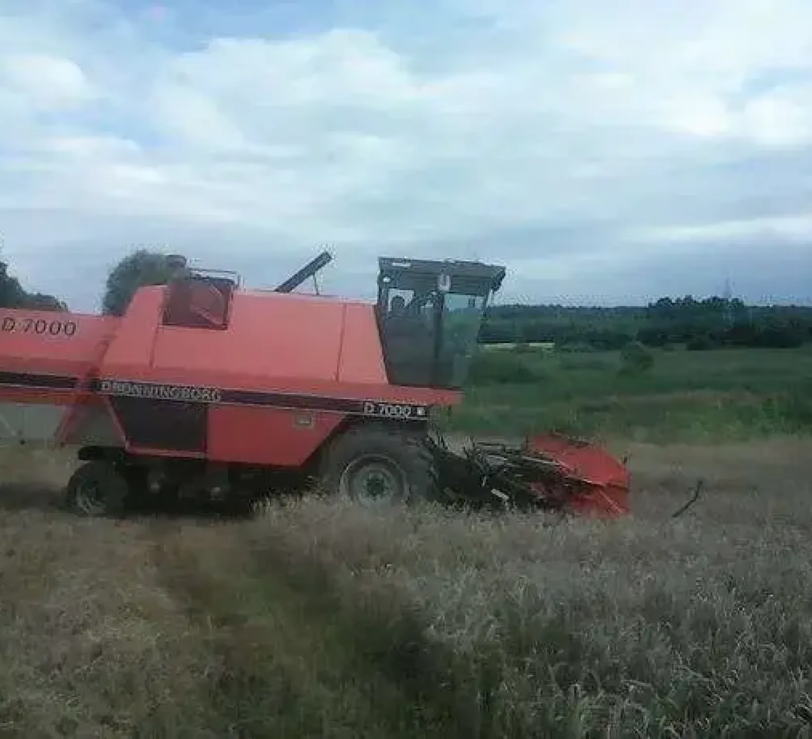 kombajn zbożowy używany DRONNINGBORG D7000