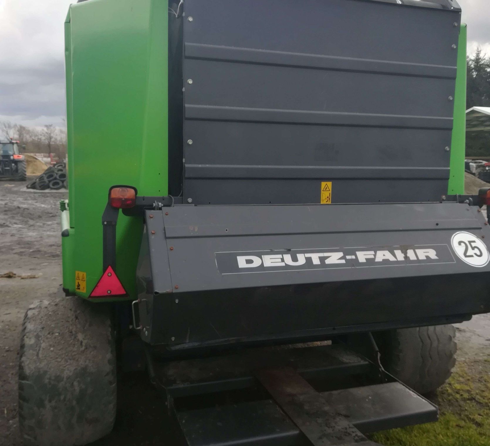 Prasa rolująca Deutz Fahr  2004 rok 