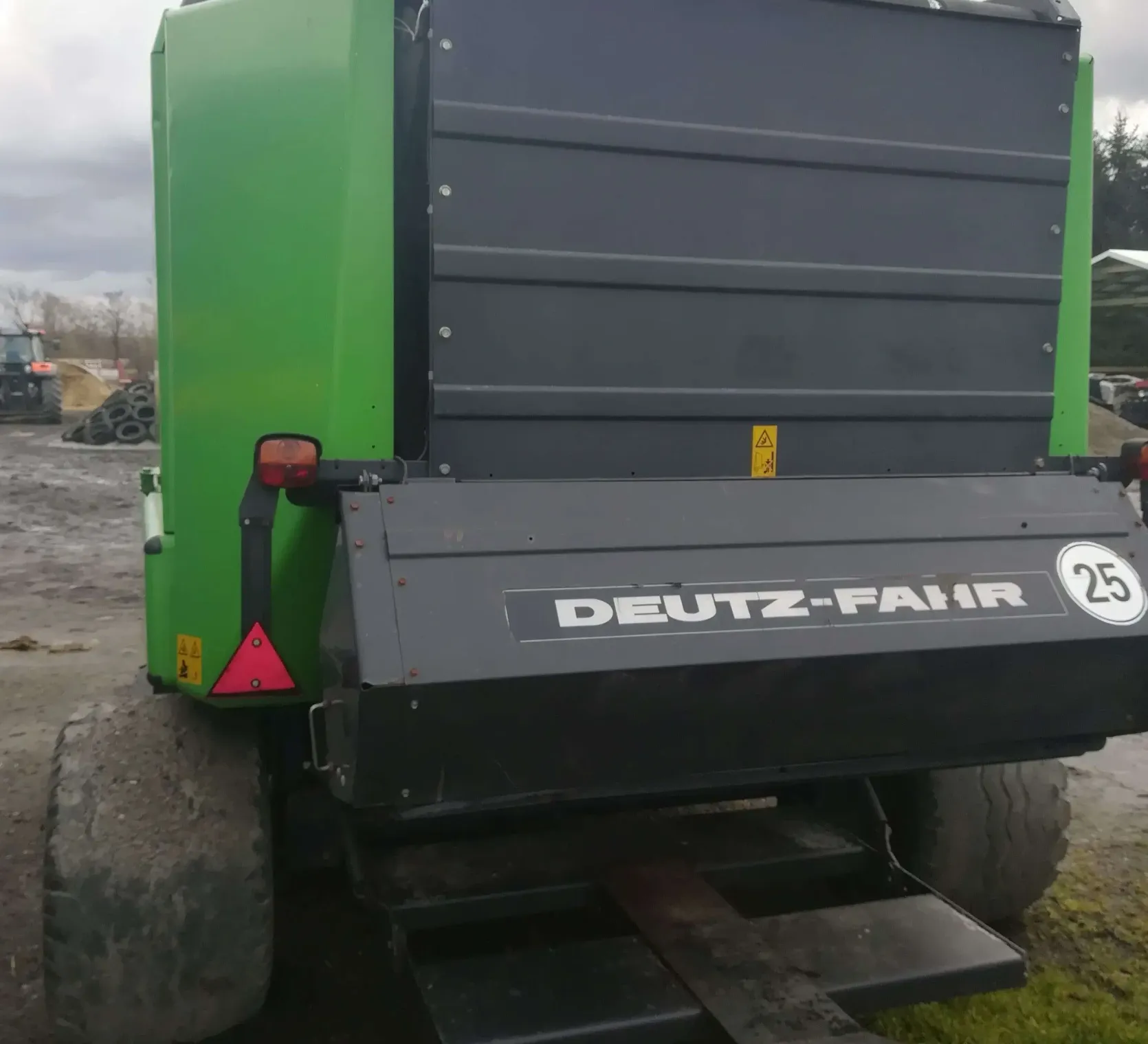 Prasa rolująca Deutz Fahr  2004 rok 