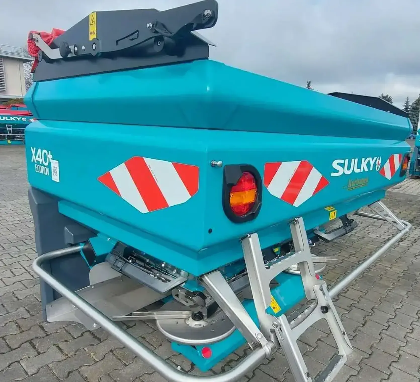 Rozsiewacz nawozów 2500 litrów