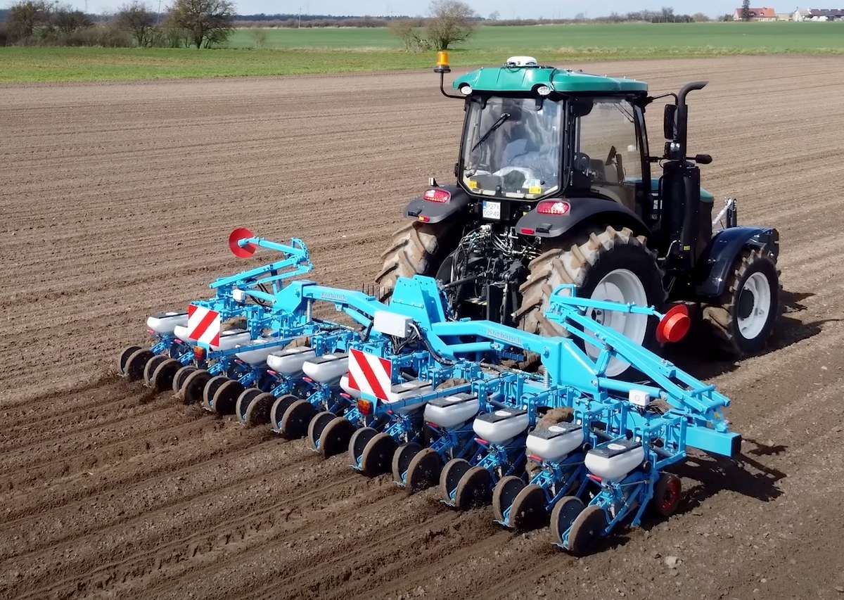 Siewnik punktowy mechaniczny do buraków 12-rzędowy Monosem