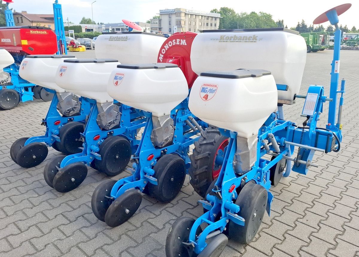 Siewnik punktowy Monosem widok od tyłu i z boku