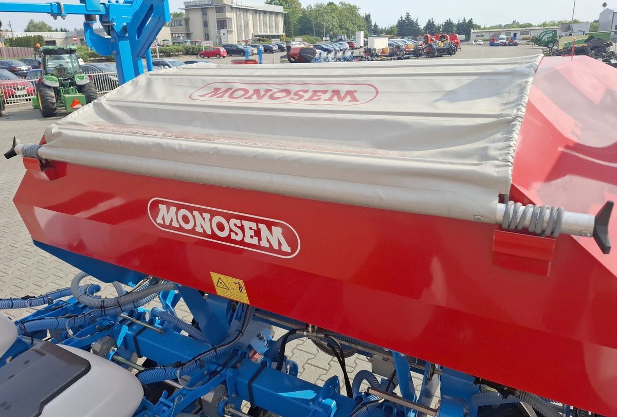 Podsiewacz nawozów 1500 litrów, z plandeką