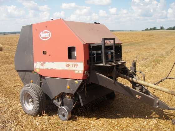 sprawna technicznie prasa zwijająca VICON typ RF 119 2003 r używana