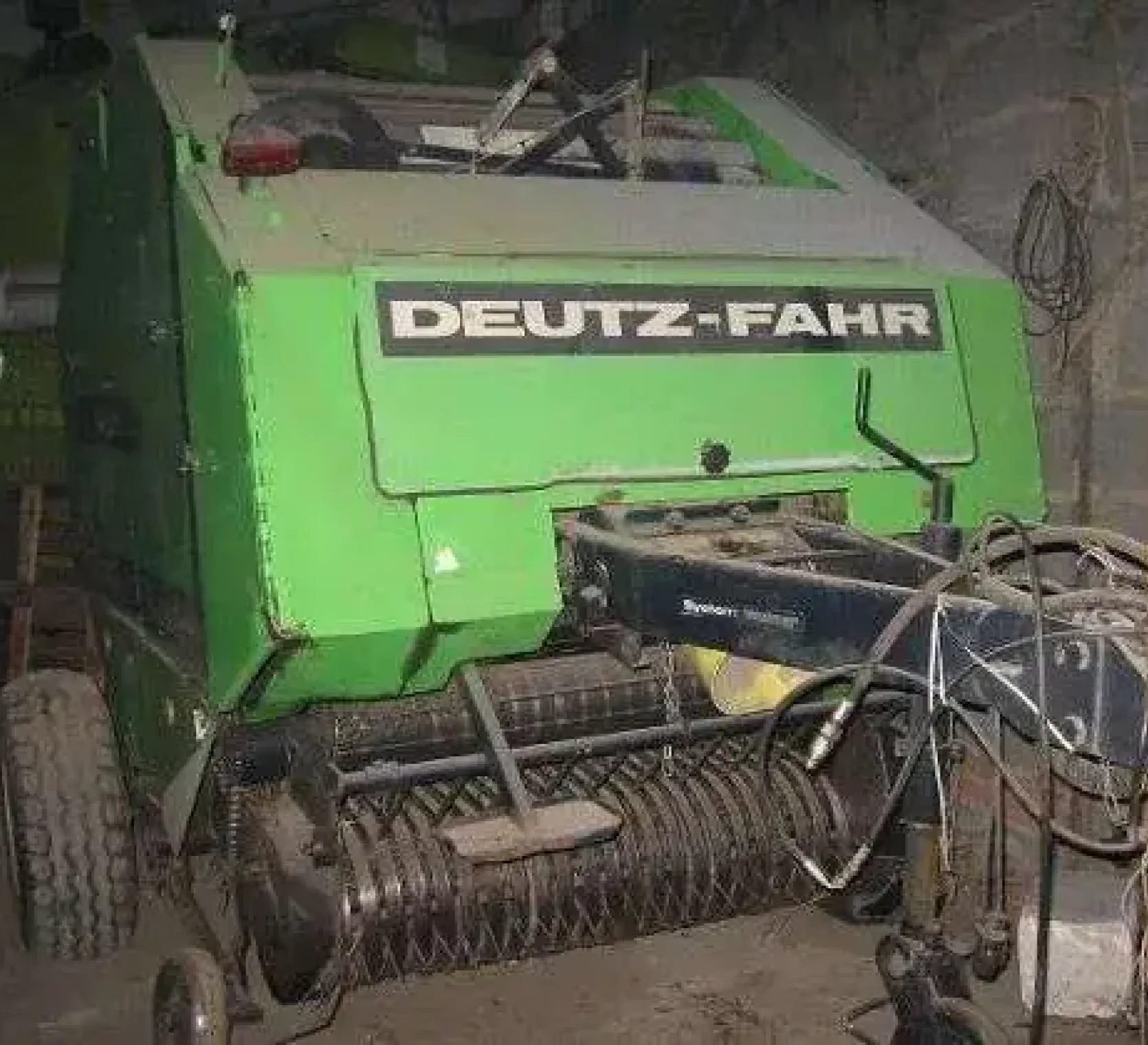 Używana  Prasa rolująca  DEUTZ FAHR zdjęcie z przodu 