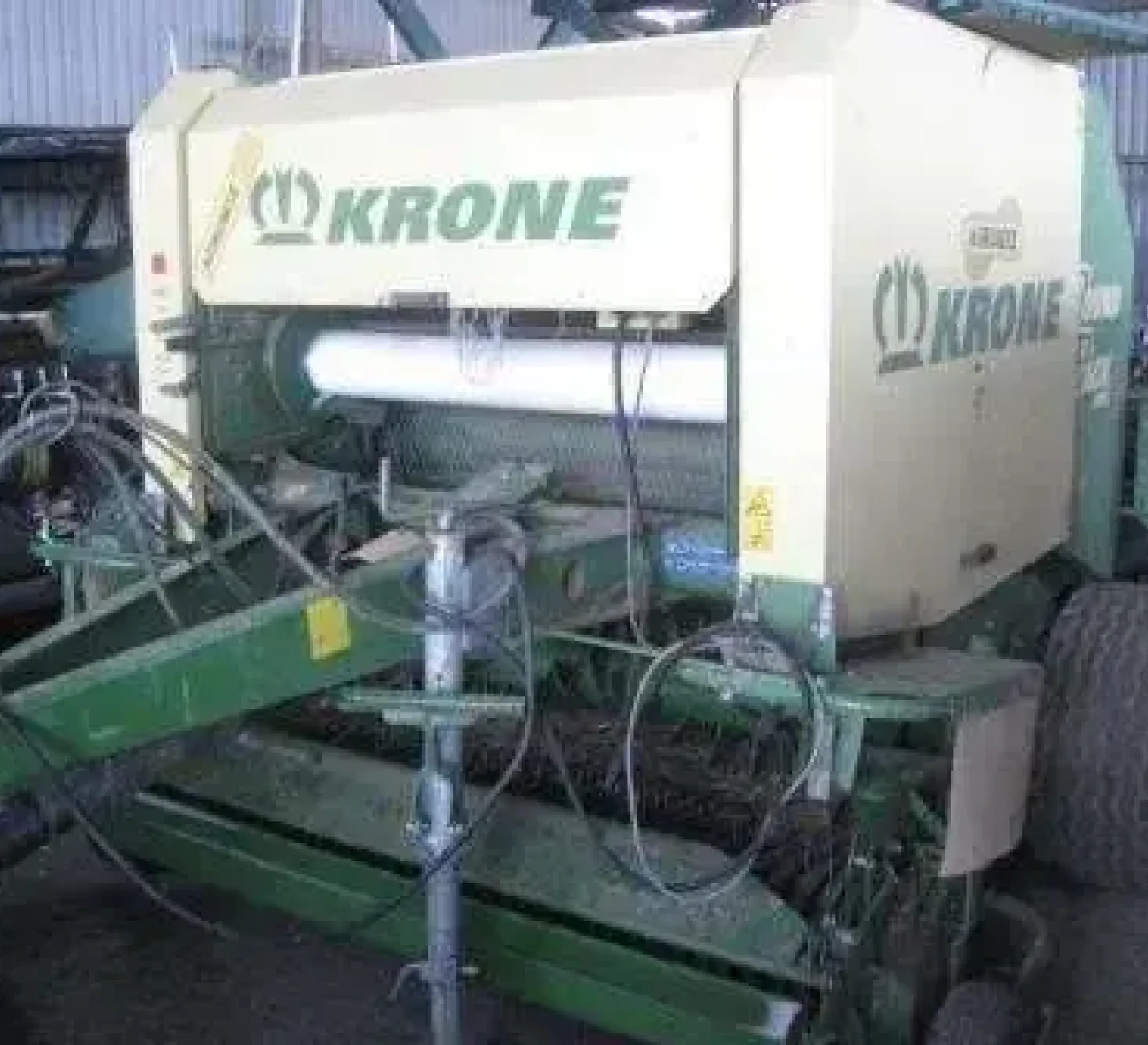 prasa zwijająca KRONE rok produkcji 2007 używana szeroki podbieracz i ogumienie