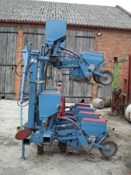 Używany siewnik punktowy do kukurydzy na ramie składanej hydraulicznie Monosem PNU 6rzędowy