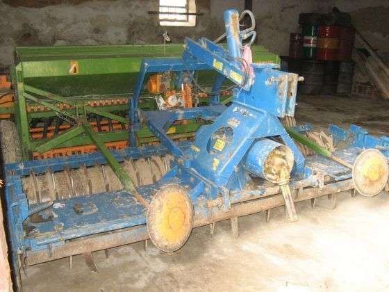 Agreagat uprawowo-siewny aktywny Amazone Rabewerk MKE 300