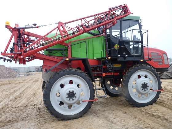 Opryskiwacz samojezdny Herkules 3000 belka 18 rok produkcji: 2012 r widok z prawej strony