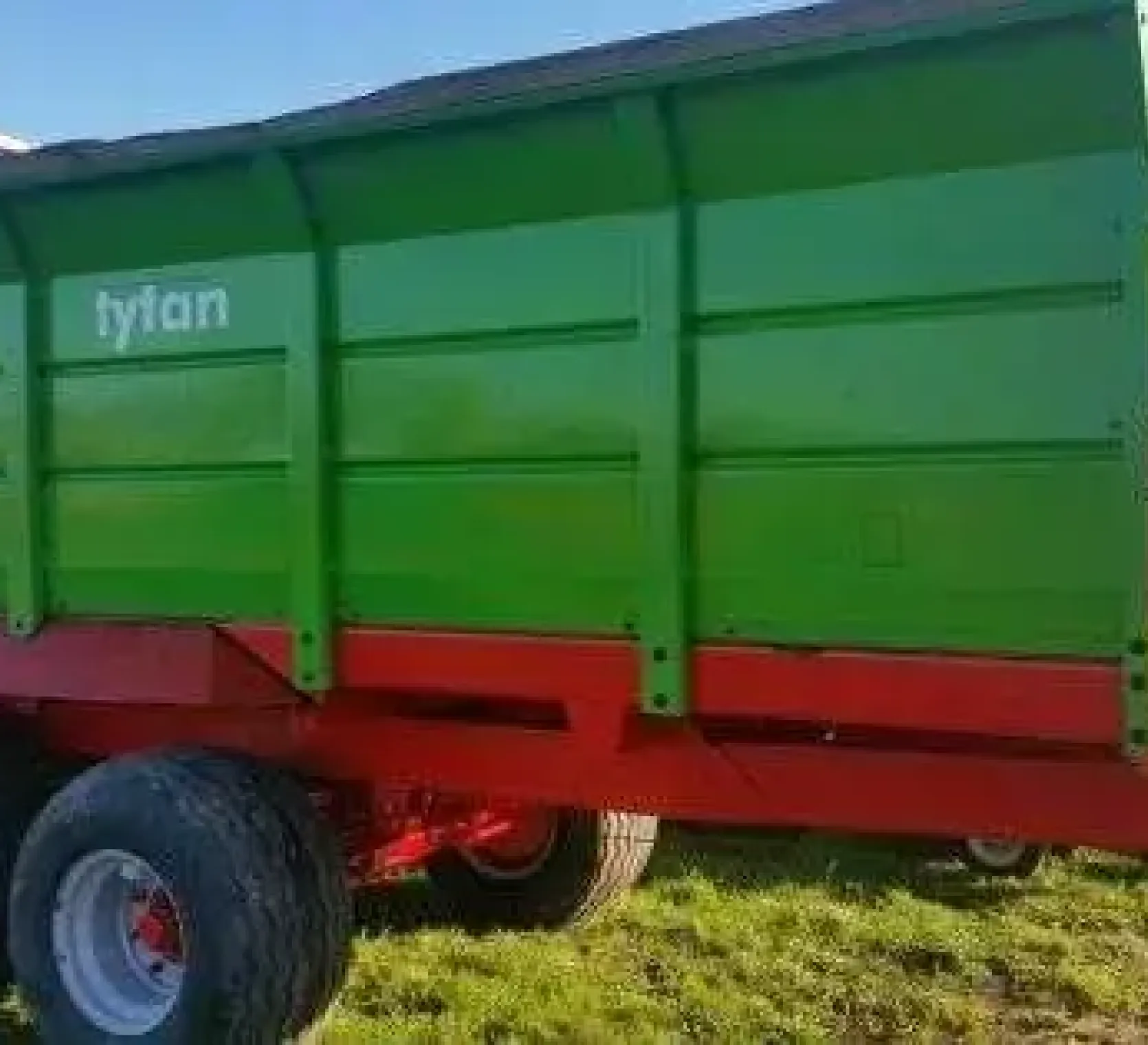 Używany Rozrzutnik Agromet Pilmet Tytan 11 2009 r okazja 