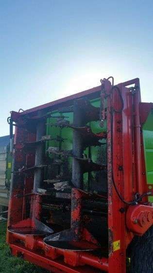 Używany Rozrzutnik Agromet Pilmet Tytan 11 2009 r