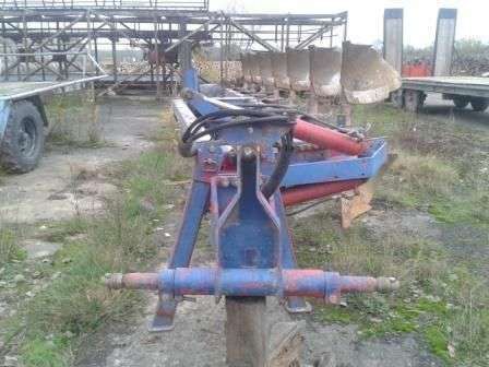 Pług półzawieszany używany  Kverneland 